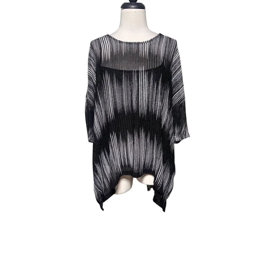 Alberto Makali Black and White 2pc Boxy Crinkle Blouse with Tank